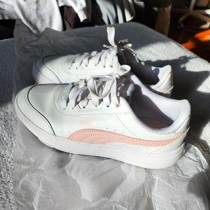 Puma Womens sneakers size 8.5 white/pink